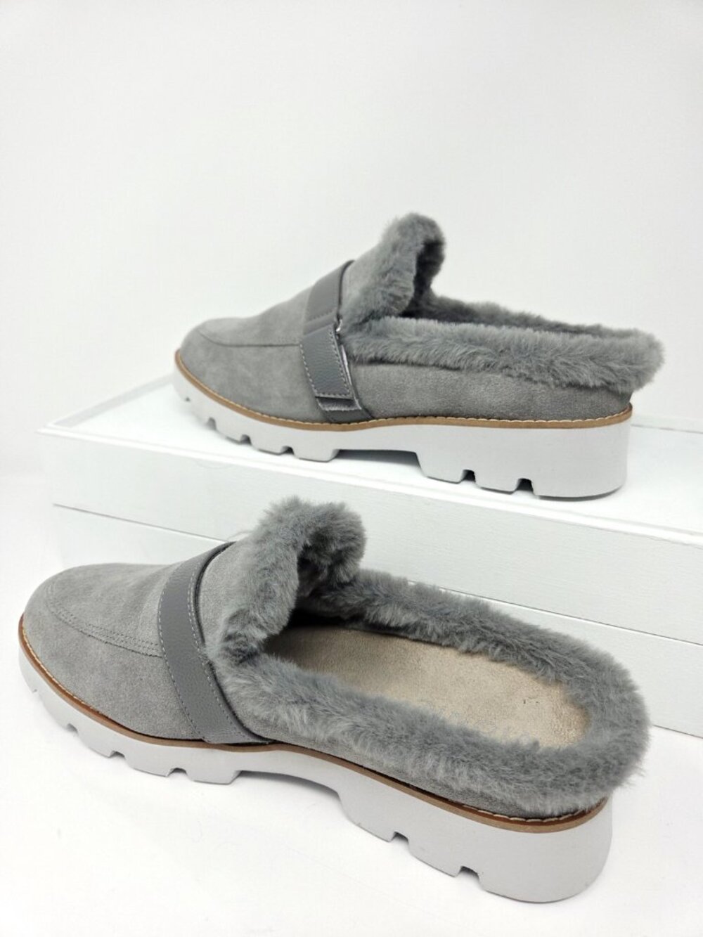 Vionic Shoes Women 8 Kailen Mules Gray Suede Shearling Lining Lug Sole Slides - Picture 2 of 9
